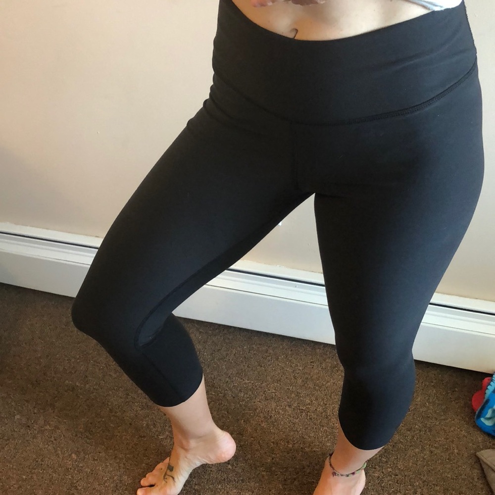Black Nike performance leggings